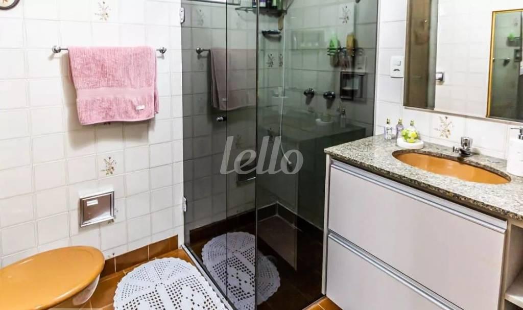 BANHEIRO de Apartamento à venda, Padrão com 136 m², 2 quartos e 2 vagas em Bela Vista - São Paulo