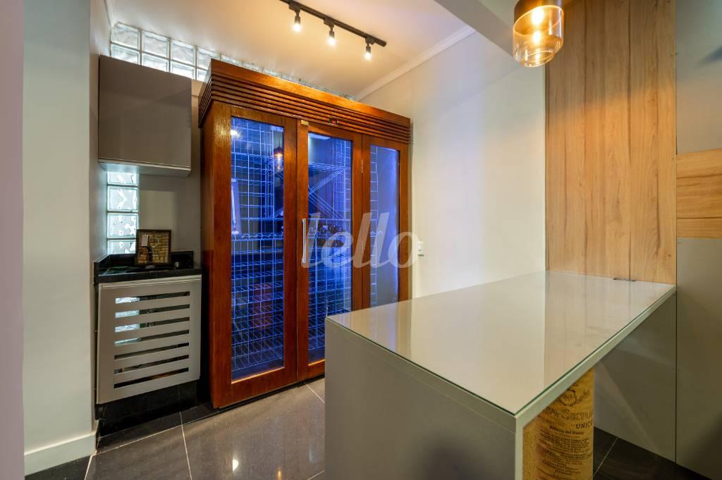 SALA de Casa à venda, assobradada com 340 m², 8 quartos e 6 vagas em Brooklin Paulista - São Paulo