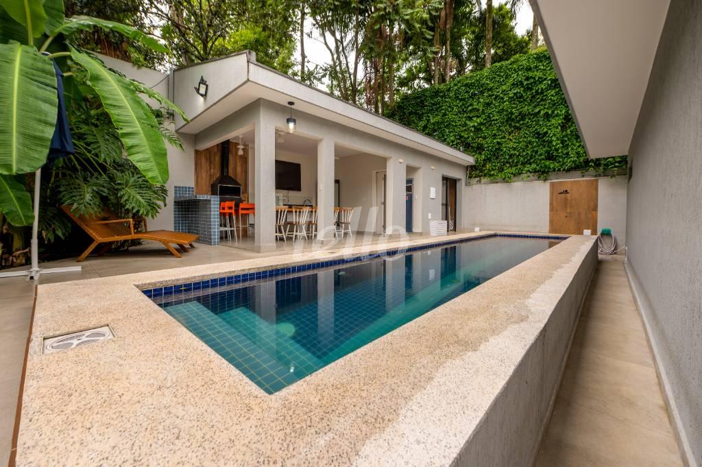 PISCINA de Casa à venda, assobradada com 340 m², 8 quartos e 6 vagas em Brooklin Paulista - São Paulo