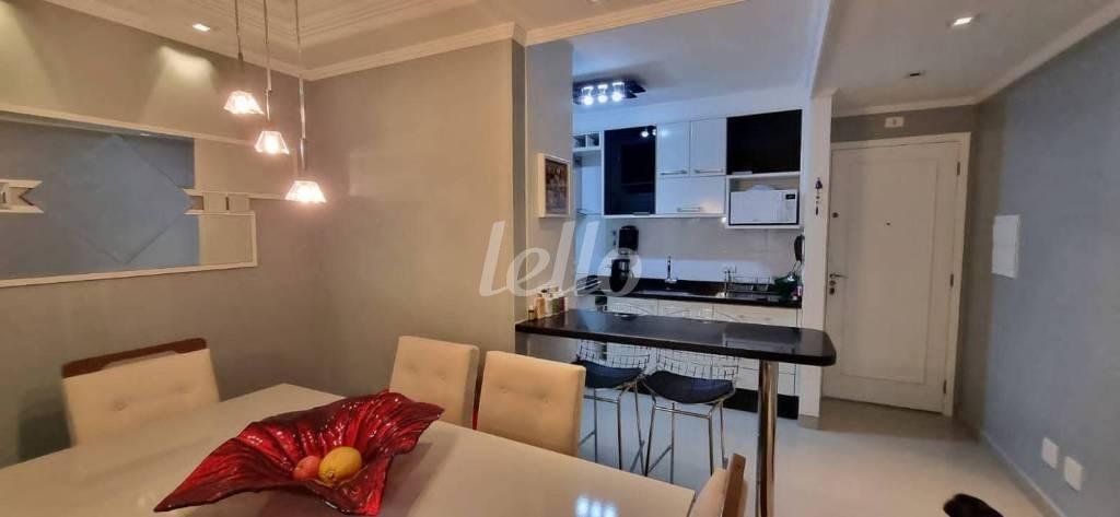 SALA de Apartamento à venda, Padrão com 80 m², 3 quartos e 2 vagas em Vila Carrão - São Paulo