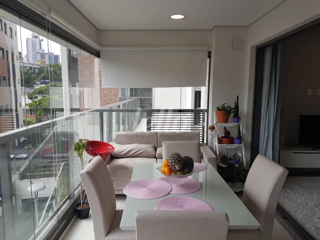 VARANDA de Apartamento à venda, Padrão com 68 m², 2 quartos e 1 vaga em Vila Mariana - São Paulo