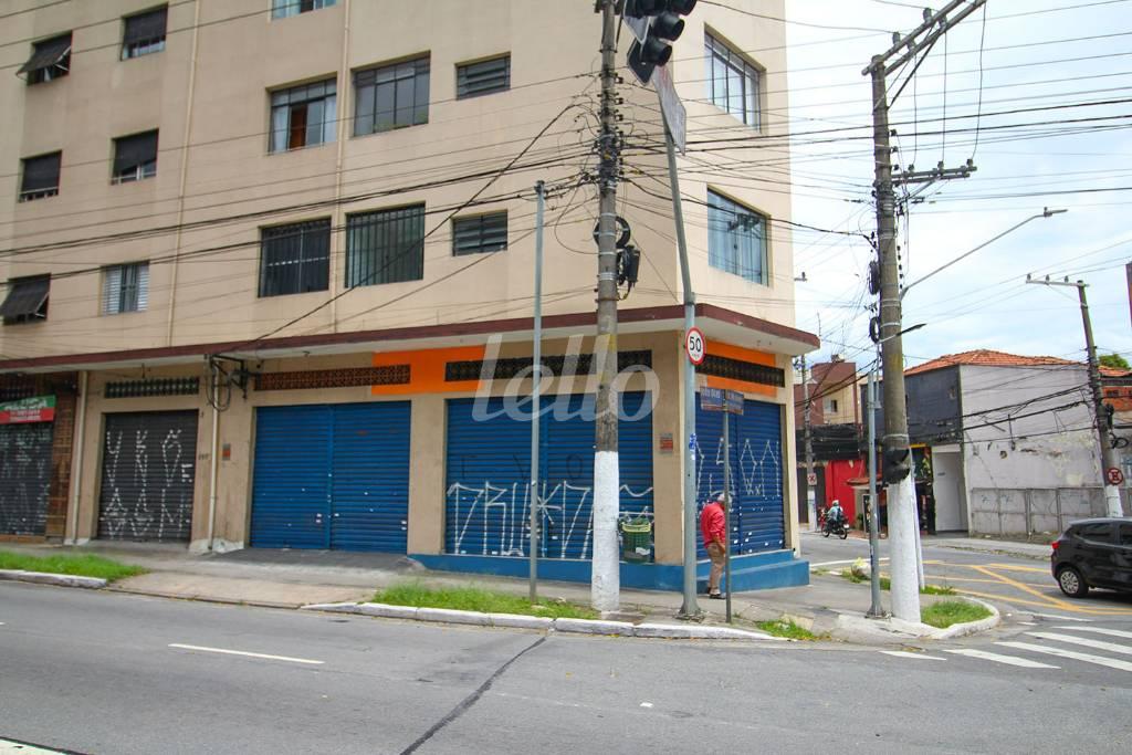 FACHADA de Loja para alugar, Padrão com 256 m², e em Santo Amaro - São Paulo