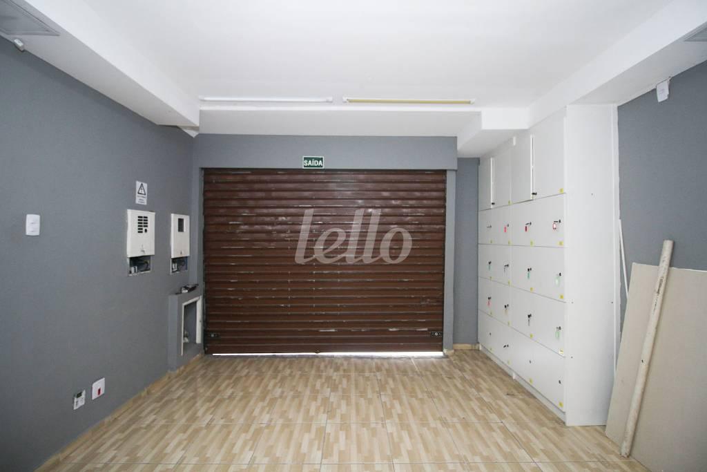 TÉRREO de Prédio Comercial para alugar, Monousuário com 200 m², e 3 vagas em Vila Mariana - São Paulo