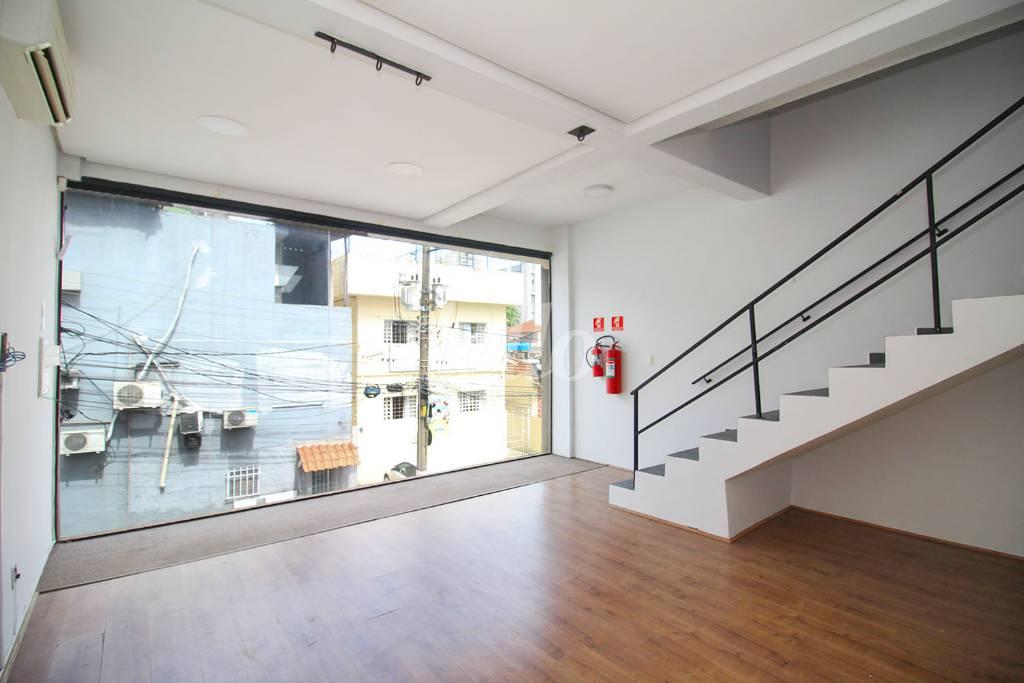 1° ANDAR de Prédio Comercial para alugar, Monousuário com 200 m², e 3 vagas em Vila Mariana - São Paulo