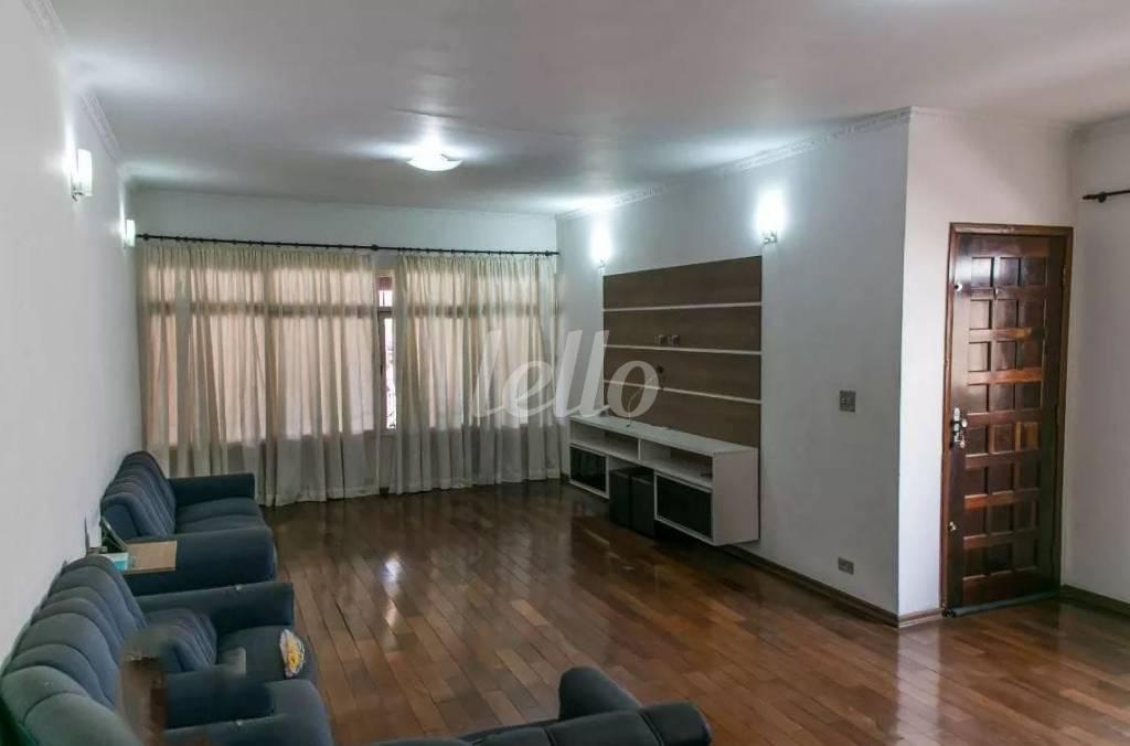 SALA1 de Casa à venda, térrea com 300 m², 5 quartos e 3 vagas em Vila Gustavo - São Paulo