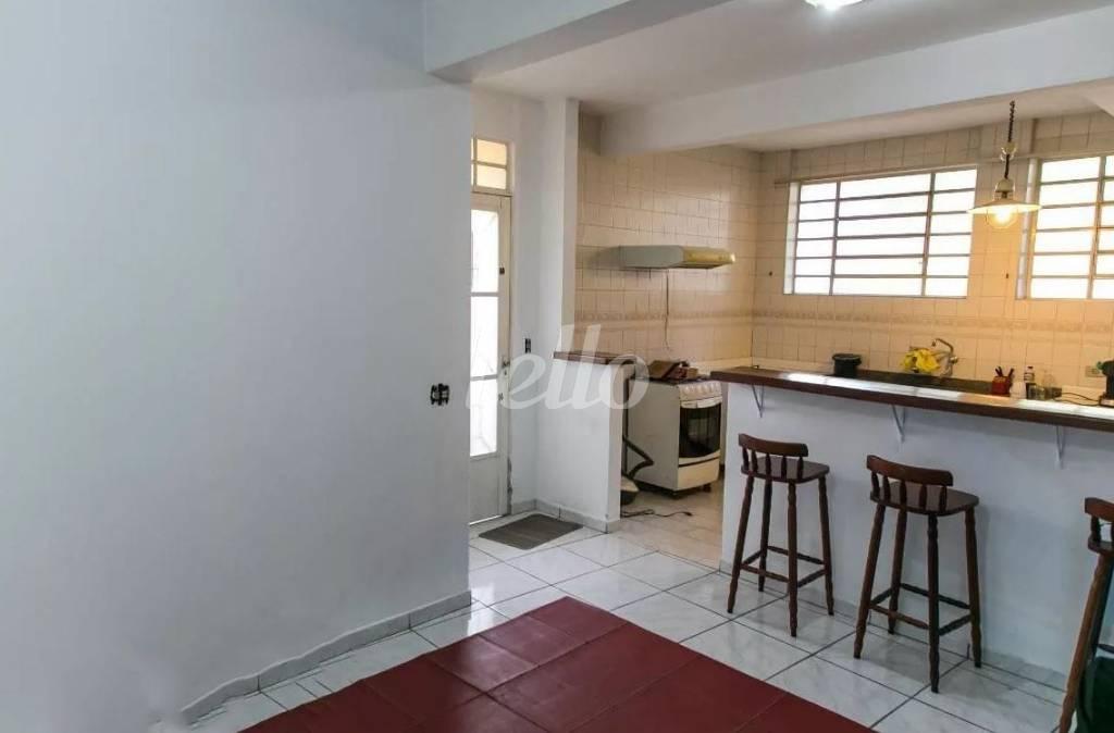 SALA2 de Casa à venda, térrea com 300 m², 5 quartos e 3 vagas em Vila Gustavo - São Paulo