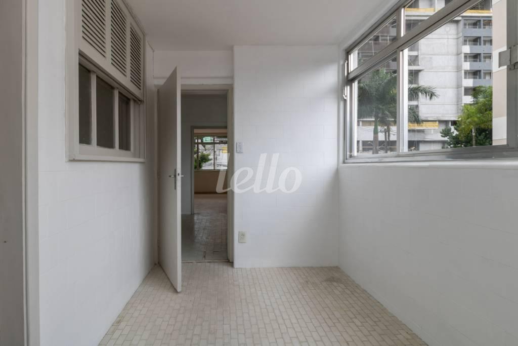 ÁREA DE SERVIÇO de Apartamento para alugar, Padrão com 200 m², 3 quartos e 2 vagas em Perdizes - São Paulo