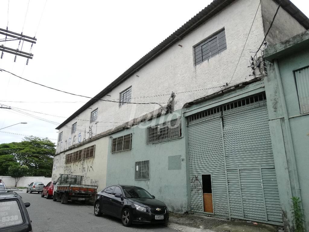 FACHADA LATERAL de Galpão/Armazém à venda, Padrão com 1600 m², e em Vila Formosa - São Paulo