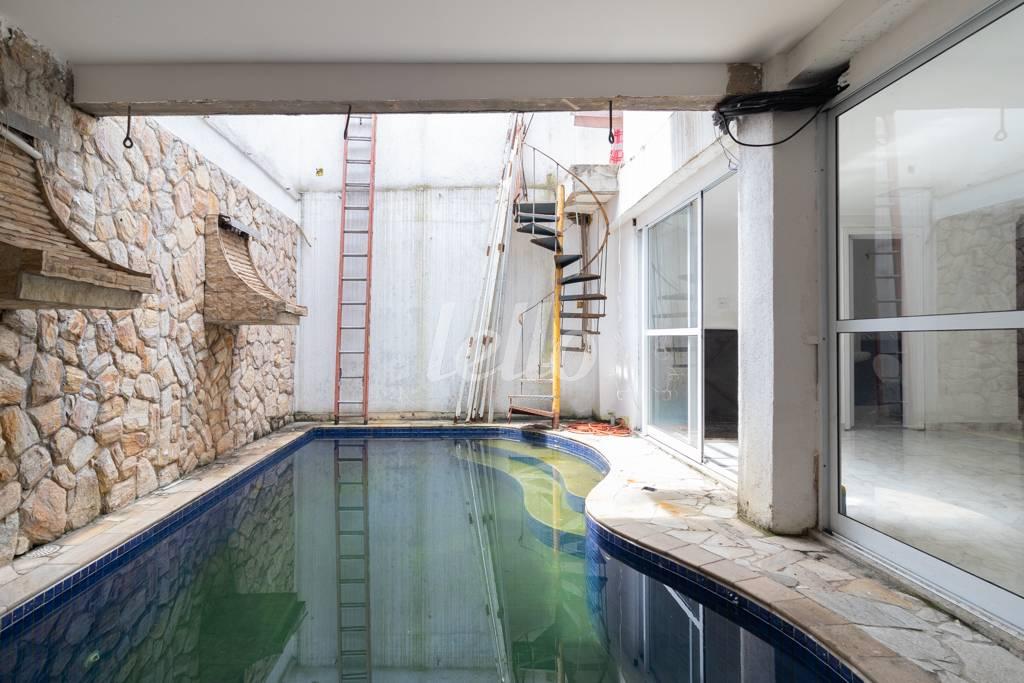 PISCINA de Casa à venda, sobrado com 262 m², 3 quartos e 8 vagas em Vila Prudente - São Paulo