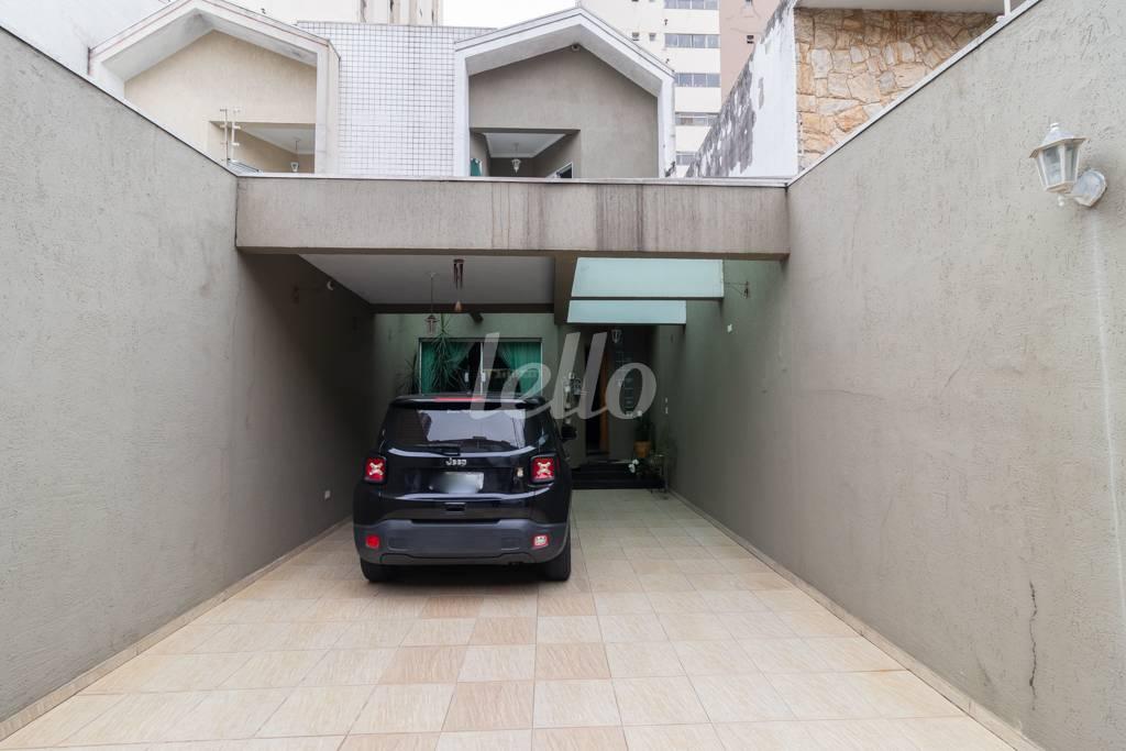 GARAGEM de Casa à venda, sobrado com 157 m², 3 quartos e 4 vagas em Vila Prudente - São Paulo