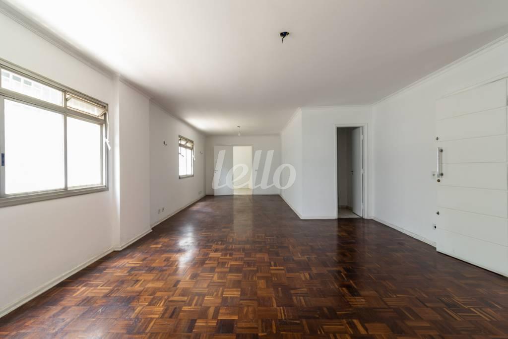 SALA de Apartamento para alugar, Padrão com 187 m², 3 quartos e 2 vagas em Itaim Bibi - São Paulo