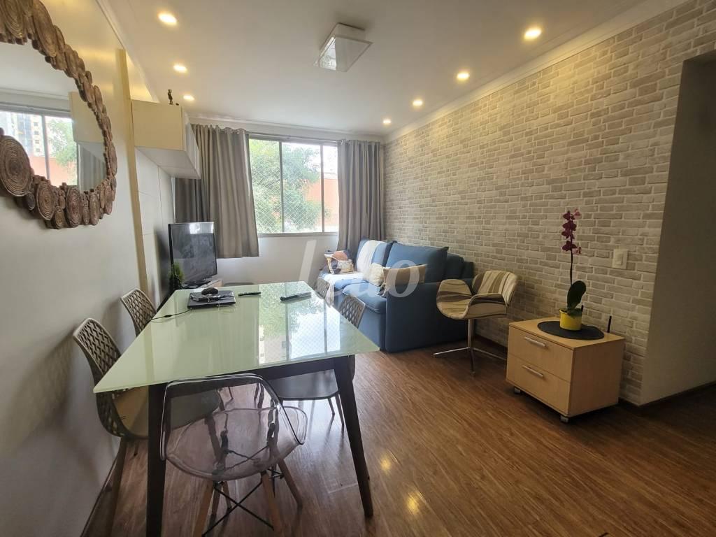 SALA de Apartamento à venda, Padrão com 77 m², 2 quartos e 1 vaga em Vila Pompeia - São Paulo
