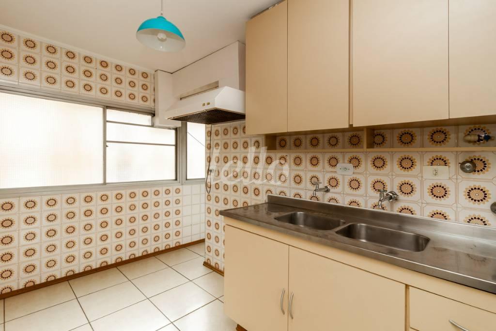 COZINHA de Apartamento à venda, Padrão com 93 m², 2 quartos e 1 vaga em Vila Madalena - São Paulo