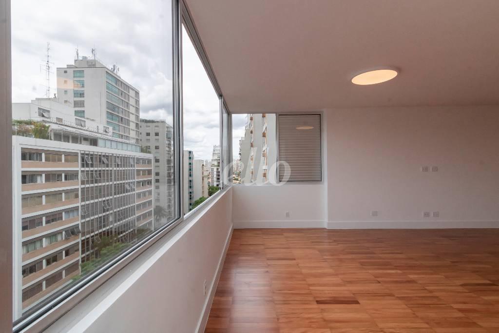 SALA VISTA de Apartamento à venda, Padrão com 270 m², 3 quartos e 2 vagas em Higienópolis - São Paulo