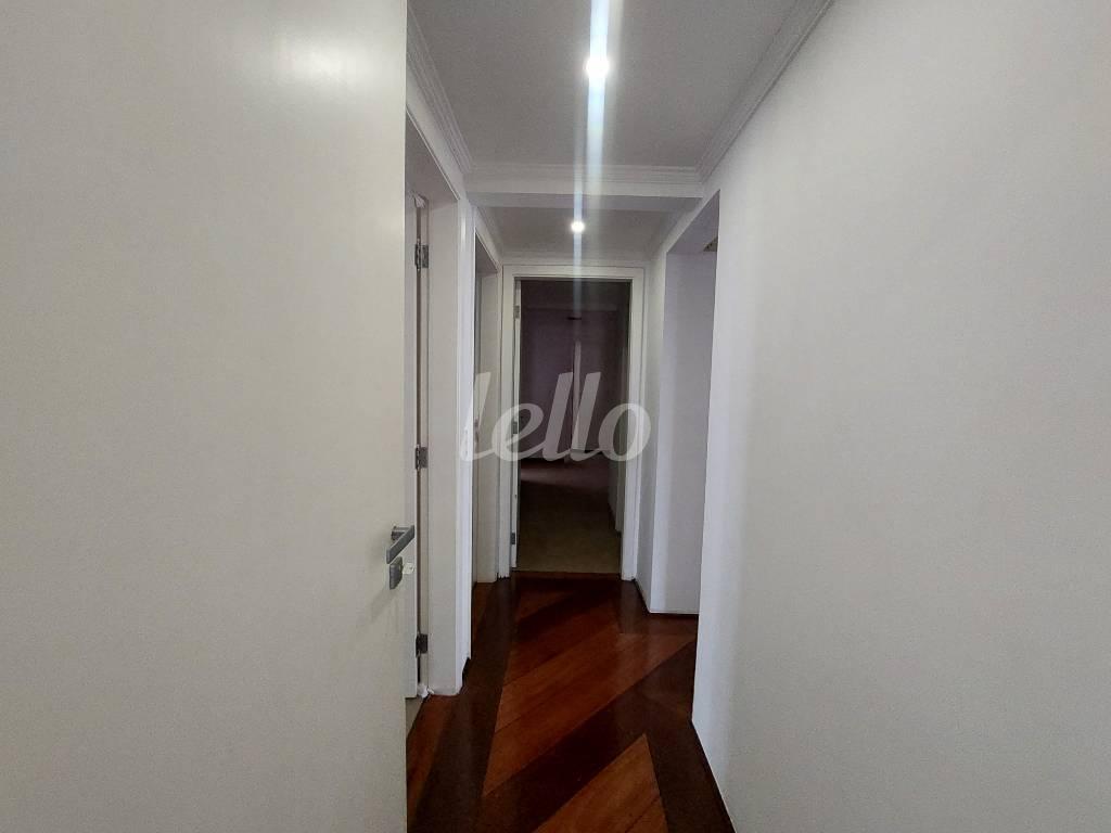 HALL de Apartamento à venda, Padrão com 160 m², 3 quartos e 3 vagas em Vila Regente Feijó - São Paulo