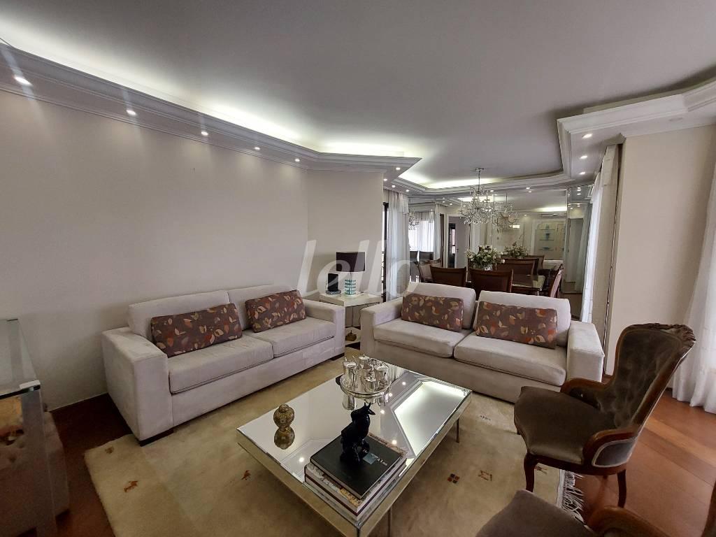SALA de Apartamento à venda, Padrão com 160 m², 3 quartos e 3 vagas em Vila Regente Feijó - São Paulo