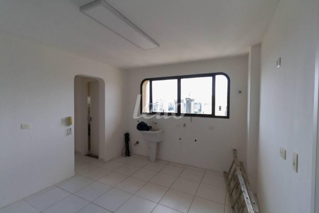 COZINHA de Apartamento à venda, cobertura - Padrão com 647 m², 5 quartos e 4 vagas em Santo Amaro - São Paulo