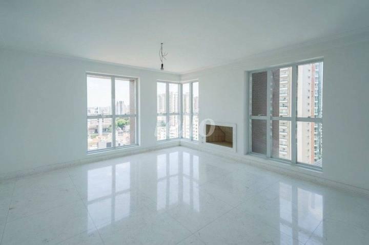 SALA LAREIRA de Apartamento à venda, Padrão com 425 m², 5 quartos e 7 vagas em Vila Gomes Cardim - São Paulo