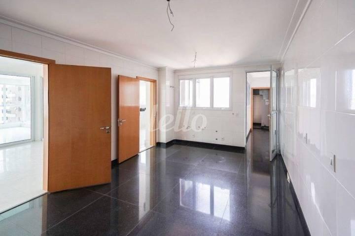 COZINHA de Apartamento à venda, Padrão com 425 m², 5 quartos e 7 vagas em Vila Gomes Cardim - São Paulo