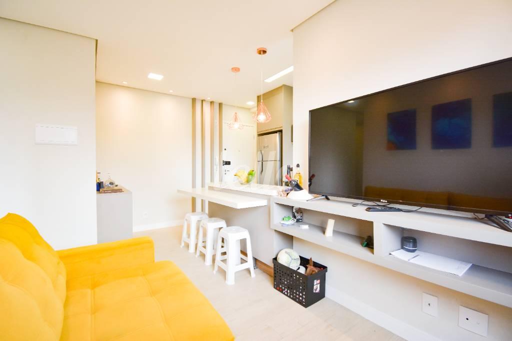 SALA de Apartamento à venda, Padrão com 42 m², 2 quartos e 1 vaga em Vila Galvão - Guarulhos