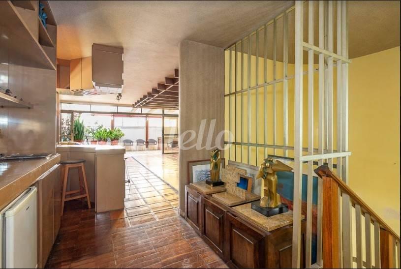 BAR de Apartamento à venda, cobertura - Padrão com 224 m², 3 quartos e 2 vagas em Jardim Paulista - São Paulo