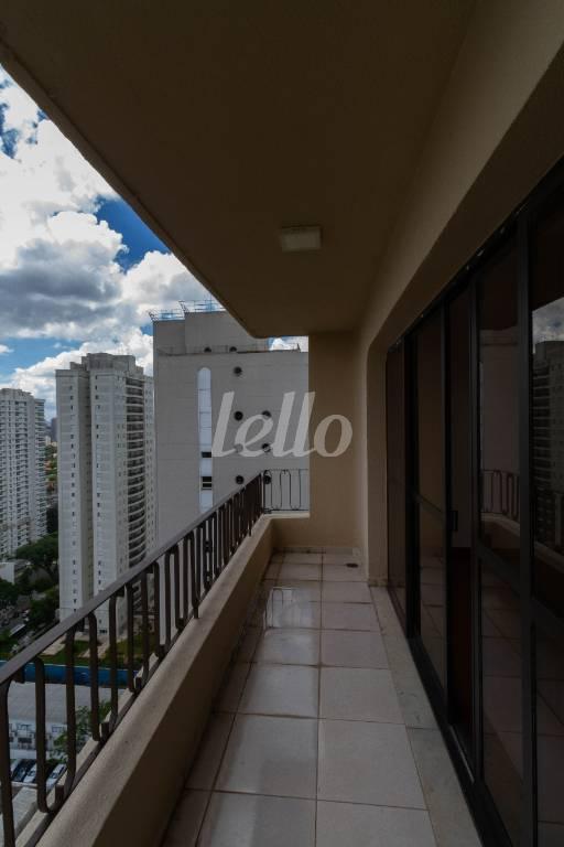 SACADA SALA LATERAL de Apartamento à venda, cobertura - Padrão com 647 m², 5 quartos e 4 vagas em Santo Amaro - São Paulo