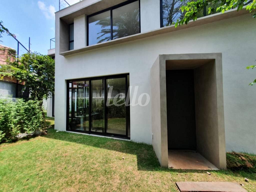 FACHADA de Casa à venda, sobrado com 318 m², 3 quartos e 2 vagas em Jardim Paulista - São Paulo