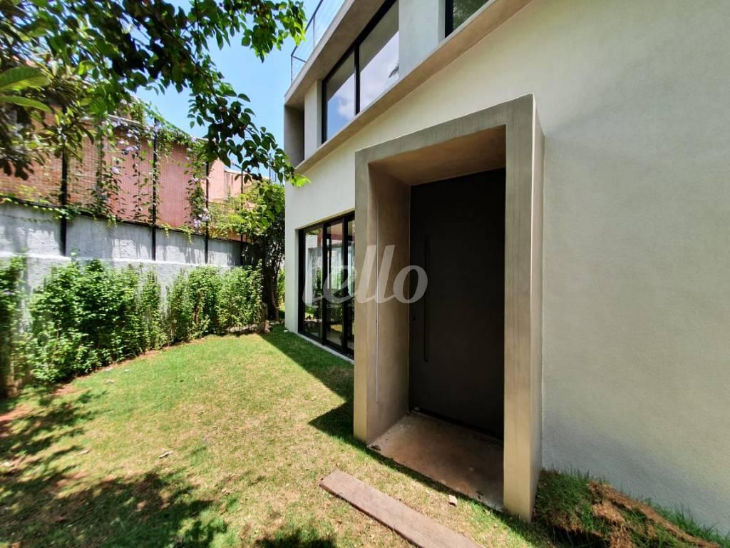 JARDIM de Casa à venda, sobrado com 318 m², 3 quartos e 2 vagas em Jardim Paulista - São Paulo