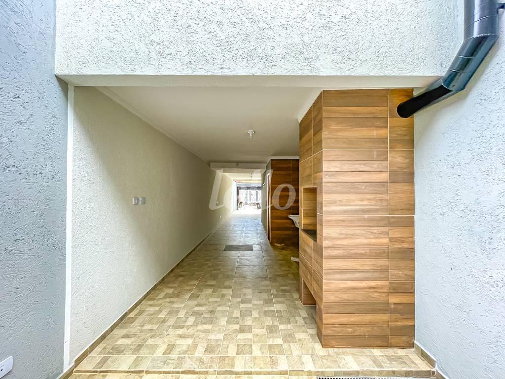 ÁREA - FUNDOS de Casa à venda, sobrado com 159 m², 3 quartos e 4 vagas em Vila Beatriz - São Paulo