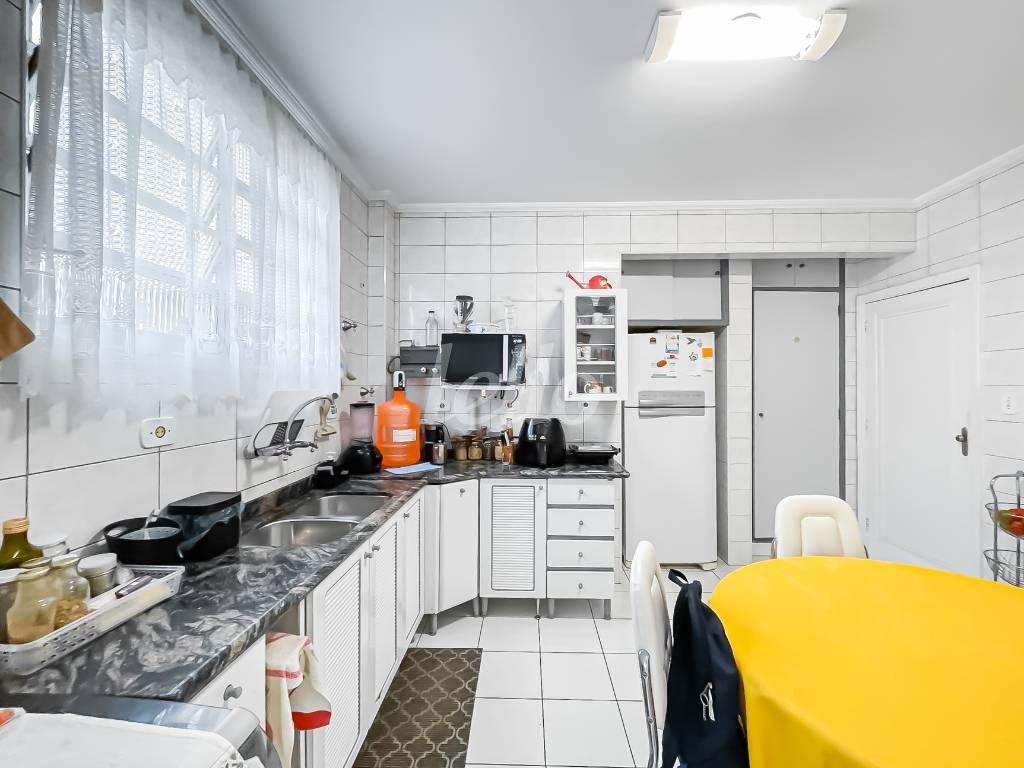 COZINHA de Apartamento à venda, Padrão com 133 m², 3 quartos e 1 vaga em Pinheiros - São Paulo
