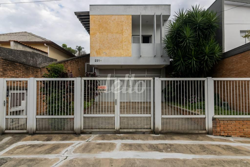FACHADA de Casa à venda, sobrado com 221 m², 4 quartos e 4 vagas em Vila Califórnia - São Paulo
