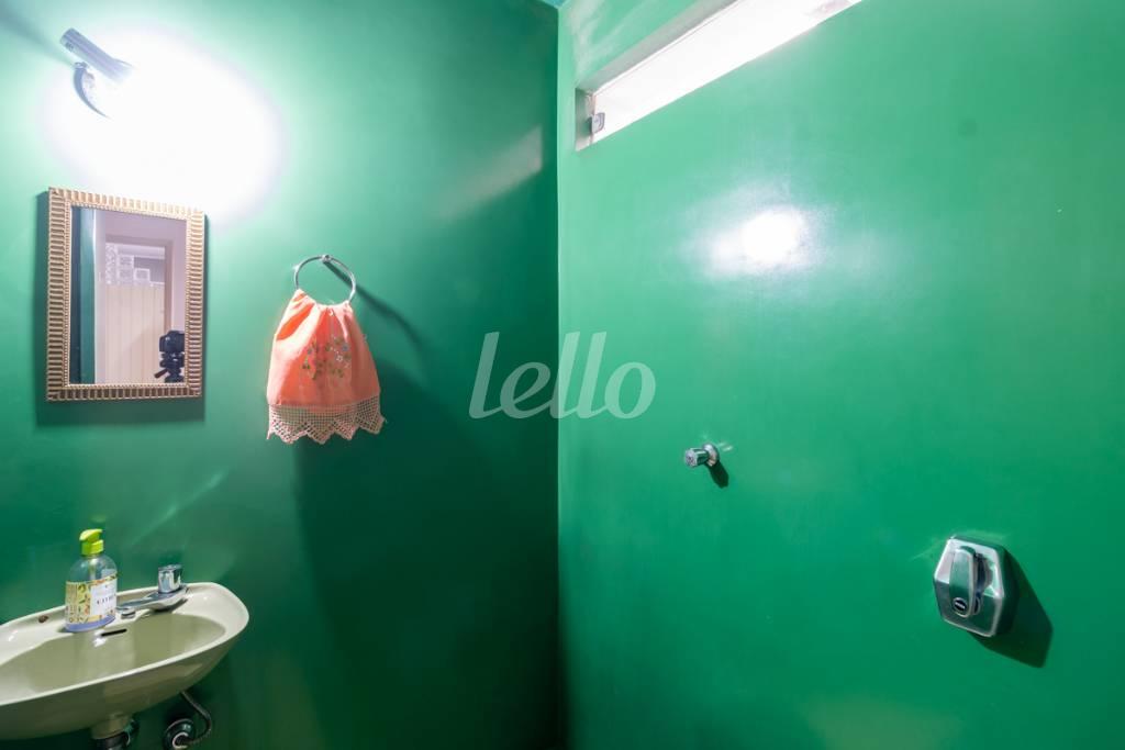 LAVABO de Casa à venda, sobrado com 221 m², 4 quartos e 4 vagas em Vila Califórnia - São Paulo