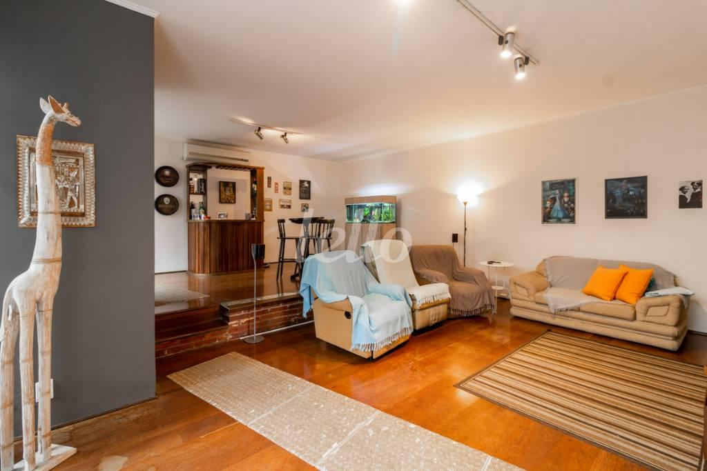 SALA de Casa à venda, sobrado com 221 m², 4 quartos e 4 vagas em Vila Califórnia - São Paulo