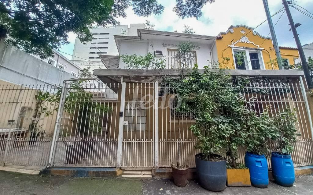 FACHADA de Casa para alugar, sobrado com 200 m², e 1 vaga em Vila Mariana - São Paulo