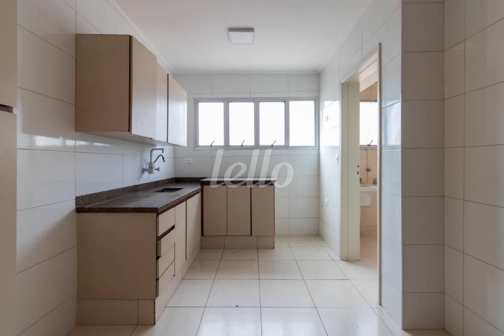 COZINHA de Apartamento para alugar, Padrão com 130 m², 3 quartos e 2 vagas em Pinheiros - São Paulo