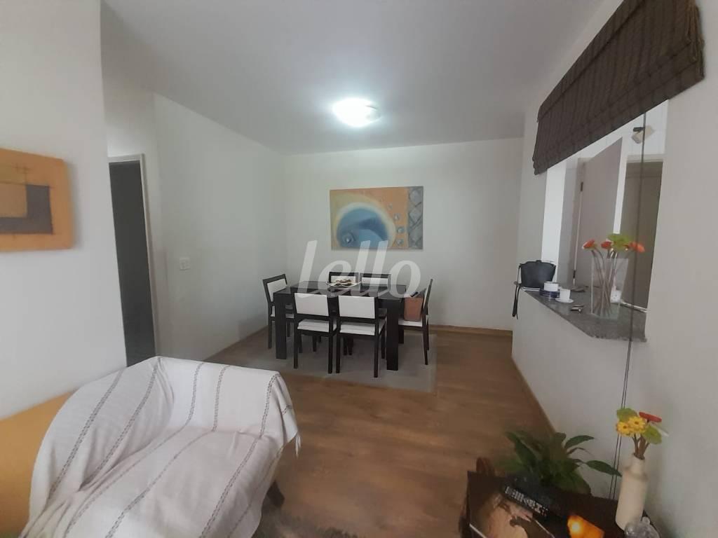 SALA de Apartamento à venda, Padrão com 58 m², 2 quartos e 1 vaga em Vila Bertioga - São Paulo