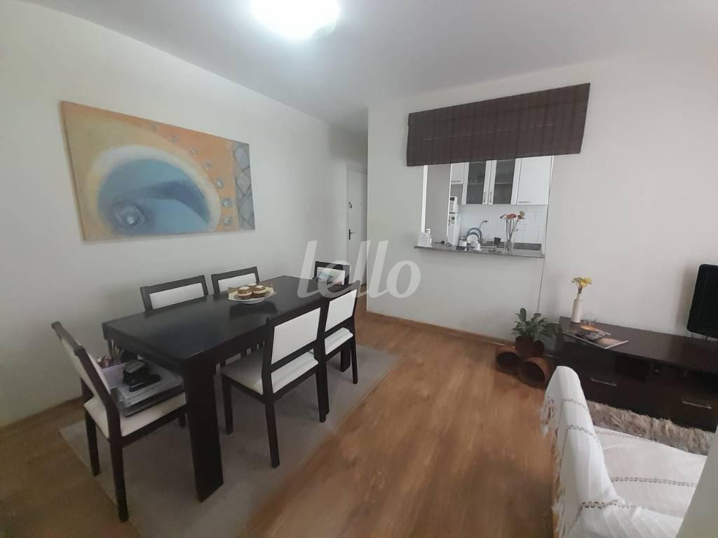SALA de Apartamento à venda, Padrão com 58 m², 2 quartos e 1 vaga em Vila Bertioga - São Paulo