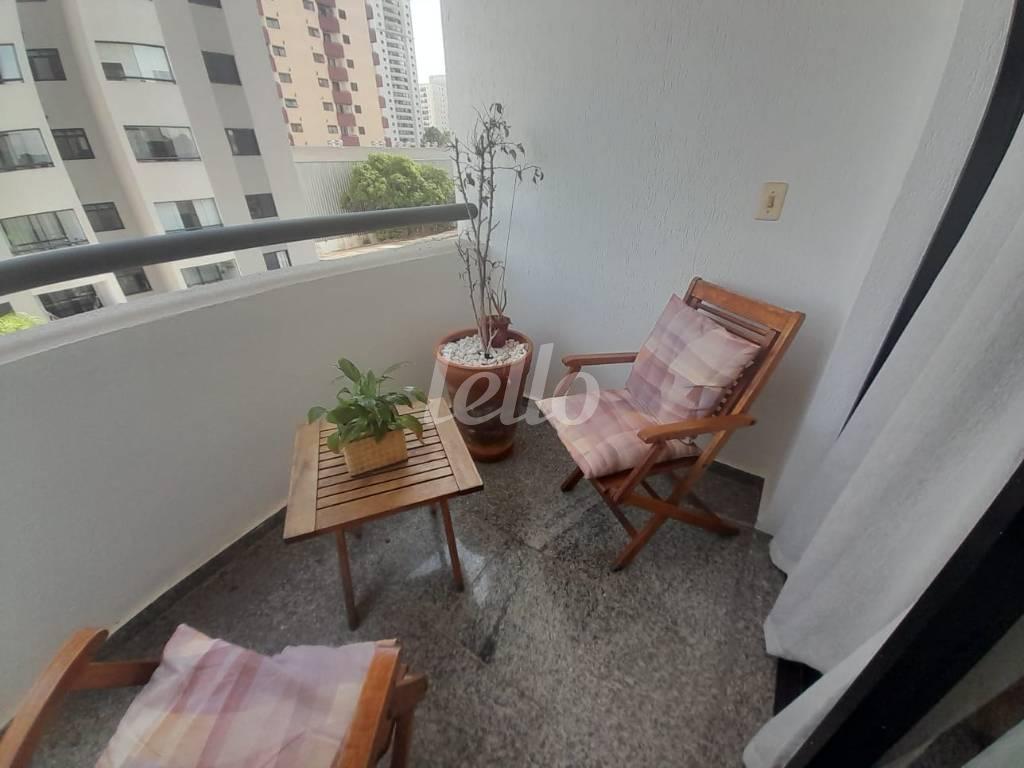 SACADA de Apartamento à venda, Padrão com 58 m², 2 quartos e 1 vaga em Vila Bertioga - São Paulo