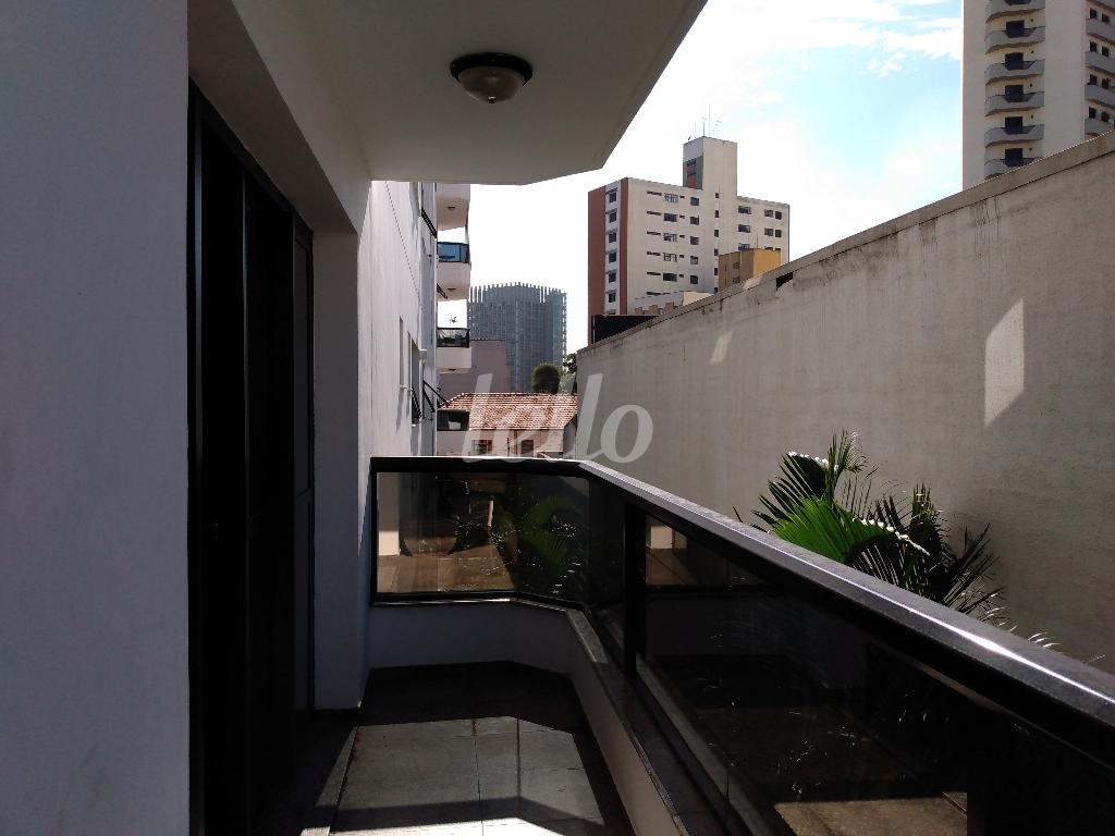 SACADA SALA de Apartamento à venda, Padrão com 155 m², 3 quartos e 2 vagas em Vila Bastos - Santo André