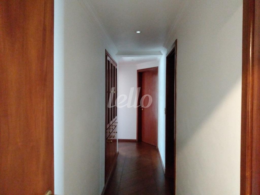 CORREDOR DORMITÓRIOS de Apartamento à venda, Padrão com 155 m², 3 quartos e 2 vagas em Vila Bastos - Santo André