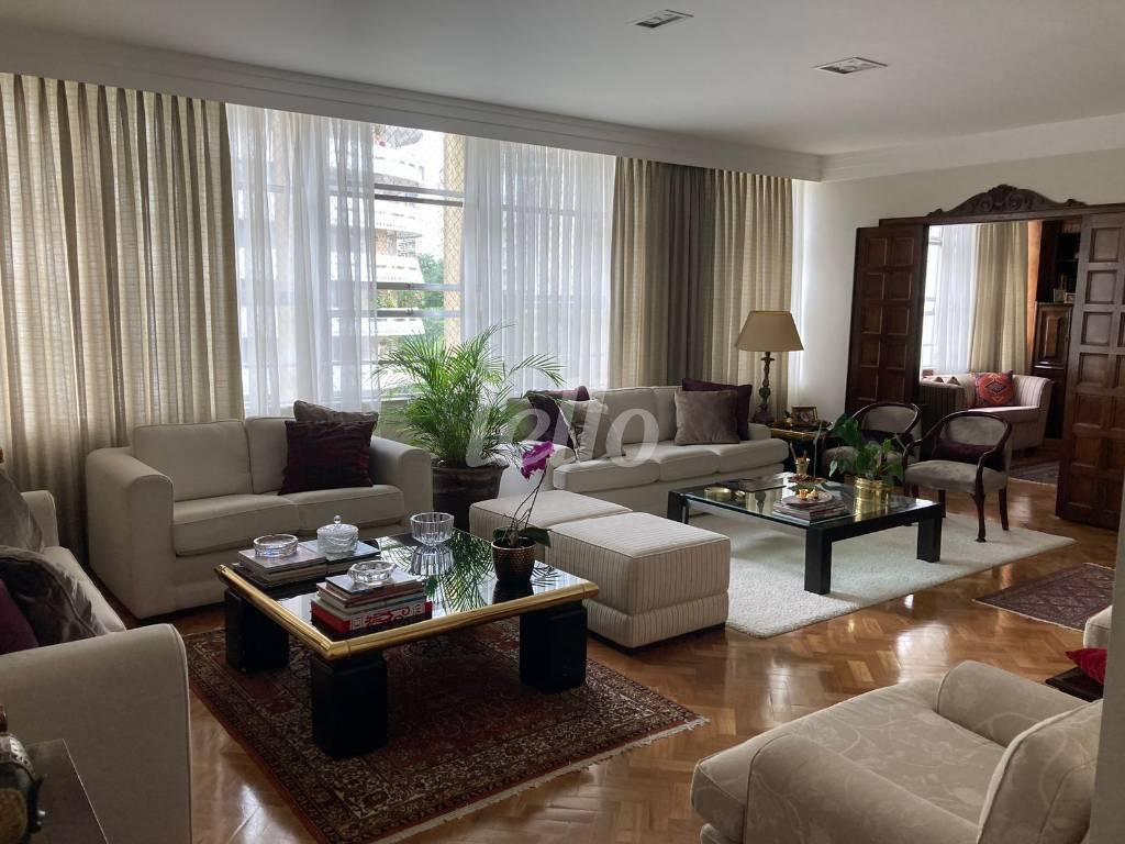 SALA de Apartamento à venda, Padrão com 275 m², 3 quartos e 4 vagas em Vila Buarque - São Paulo