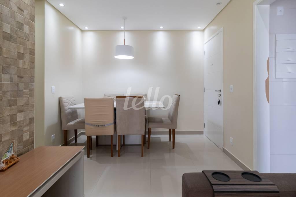 SALA DOIS AMBIENTES de Apartamento à venda, Padrão com 62 m², 2 quartos e 1 vaga em Vila Ema - São Paulo