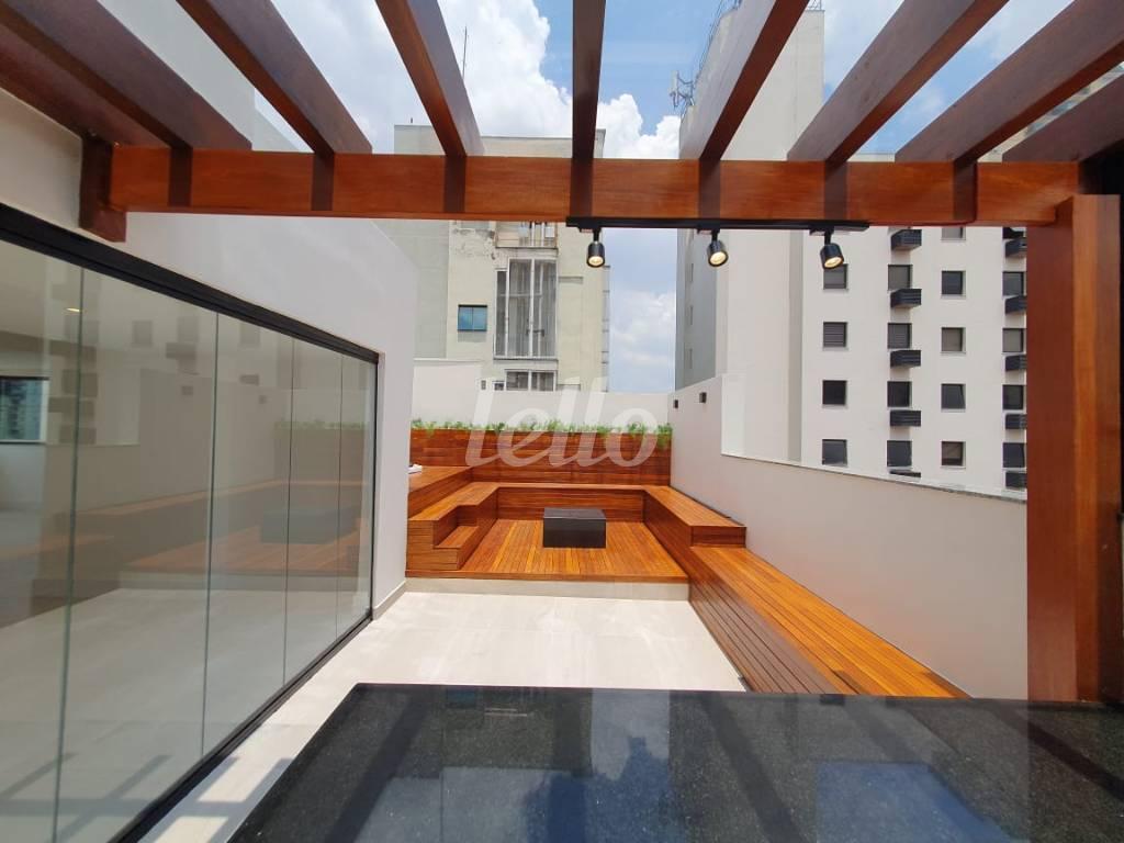 TERRAÇO de Apartamento à venda, cobertura - Padrão com 170 m², 3 quartos e 3 vagas em Vila Olímpia - São Paulo