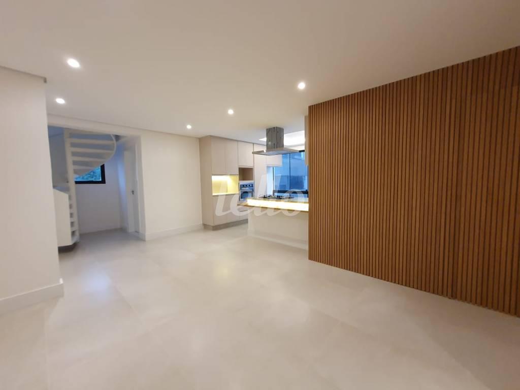 SALA de Apartamento à venda, cobertura - Padrão com 170 m², 3 quartos e 3 vagas em Vila Olímpia - São Paulo