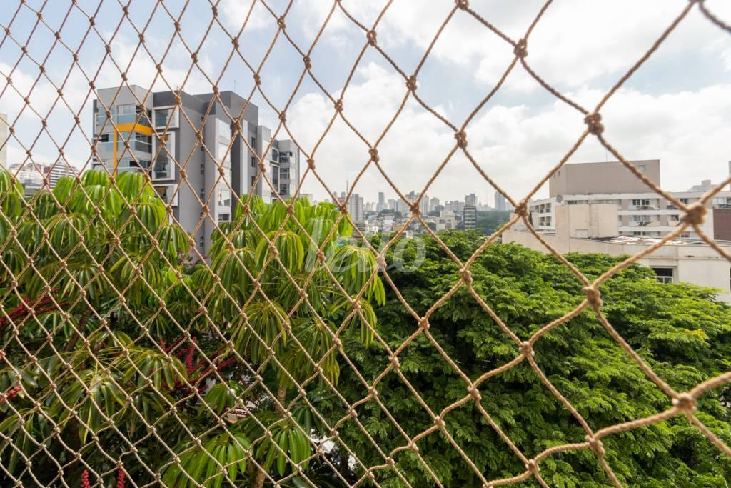 VISTA de Apartamento para alugar, Padrão com 130 m², 3 quartos e 2 vagas em Pinheiros - São Paulo