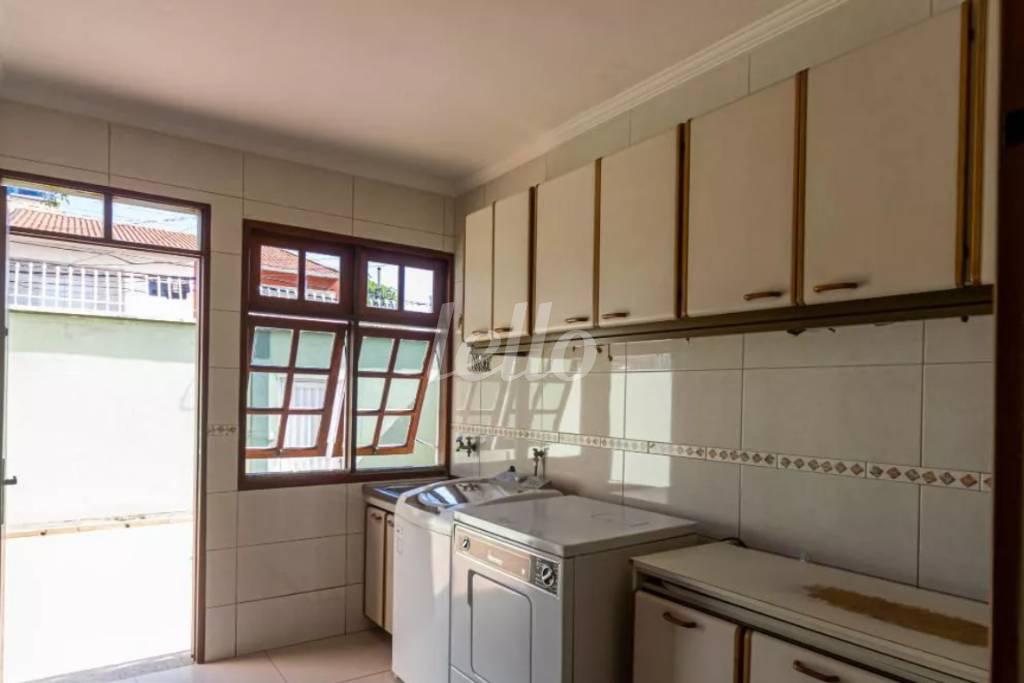 ÁREA DE SERVIÇO de Casa à venda, sobrado com 300 m², 3 quartos e 2 vagas em Vila Vivaldi - São Bernardo do Campo