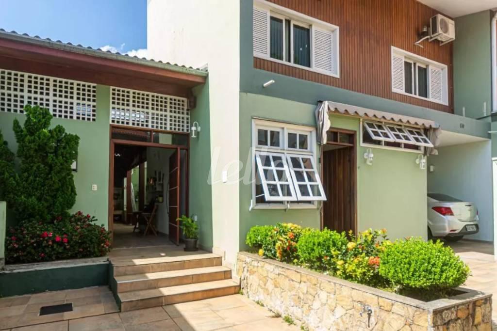 ÁREA EXTERNA de Casa à venda, sobrado com 300 m², 3 quartos e 2 vagas em Vila Vivaldi - São Bernardo do Campo