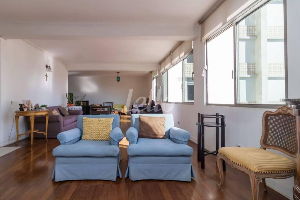 SALA de Apartamento à venda, Padrão com 213 m², 3 quartos e 2 vagas em Santa Cecília - São Paulo