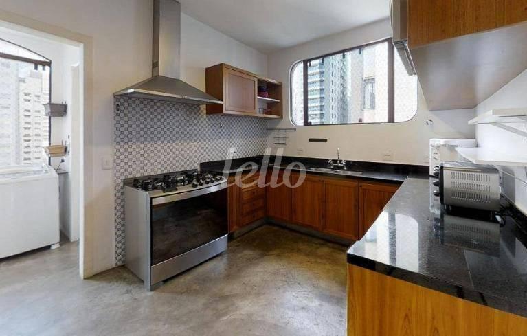 COZINHA de Apartamento à venda, Padrão com 160 m², 2 quartos e 2 vagas em Itaim Bibi - São Paulo