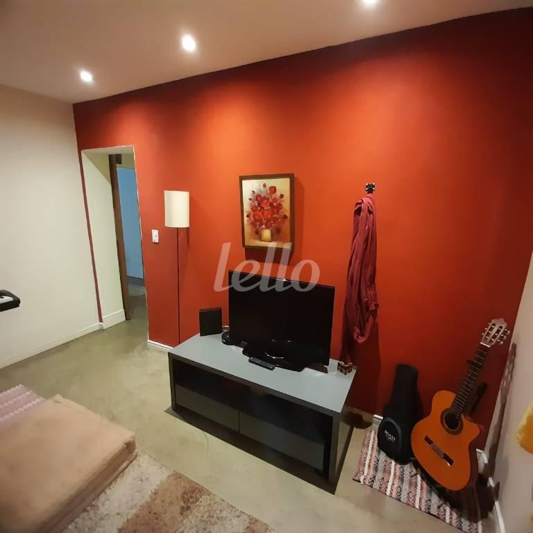SALA DE TV de Casa à venda, sobrado com 210 m², 5 quartos e 1 vaga em Jardim São Paulo - São Paulo